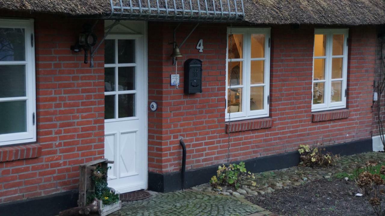 Nordsee-Traum Unter Reet Villa Almdorf Exterior foto